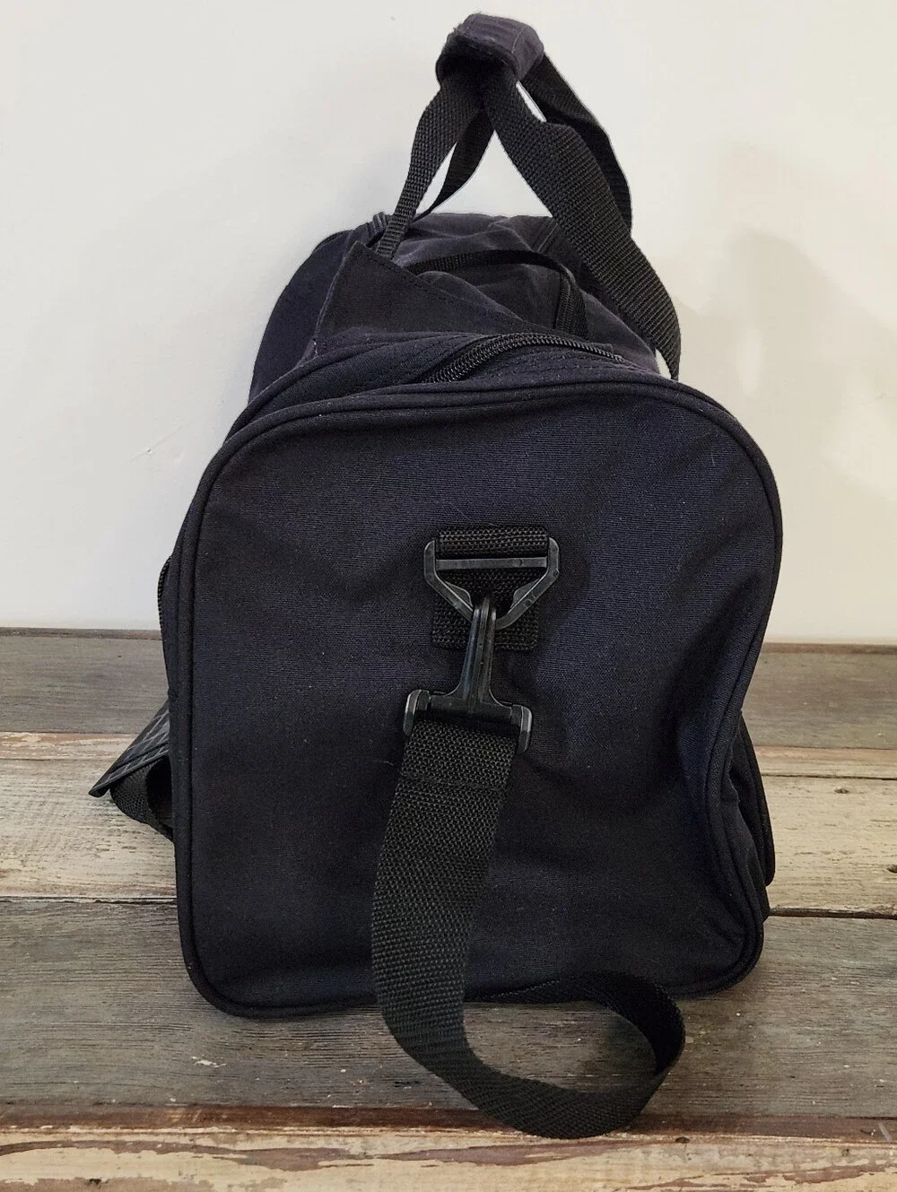 ✨️Eddie Bauer Black Cargo Duffel Bag 18